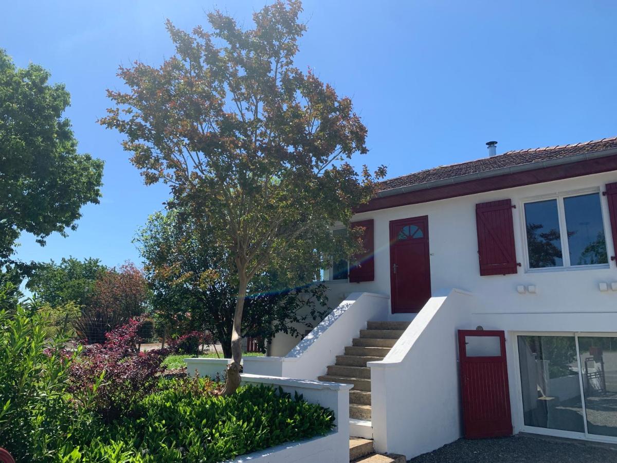 La villa Jeanne- Charmante maison avec très belle terrasse couverte à 10 min du centre de Salies de Bearn - B&B Lahontan
