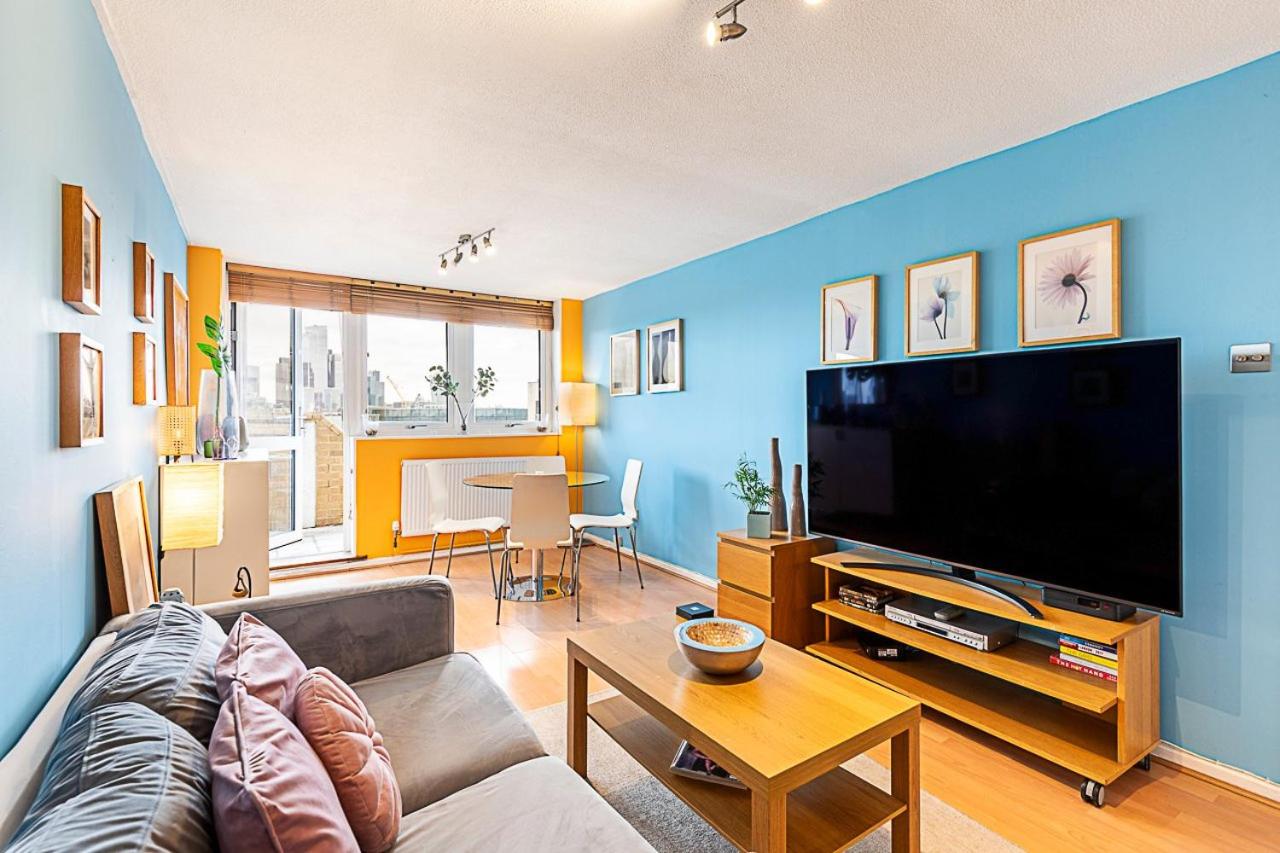 Chancery Lane Gem with Balcony and Lift - Ferienwohnung London