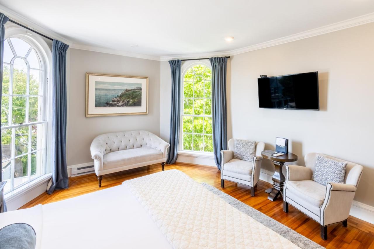 Room 5 – Queen Room