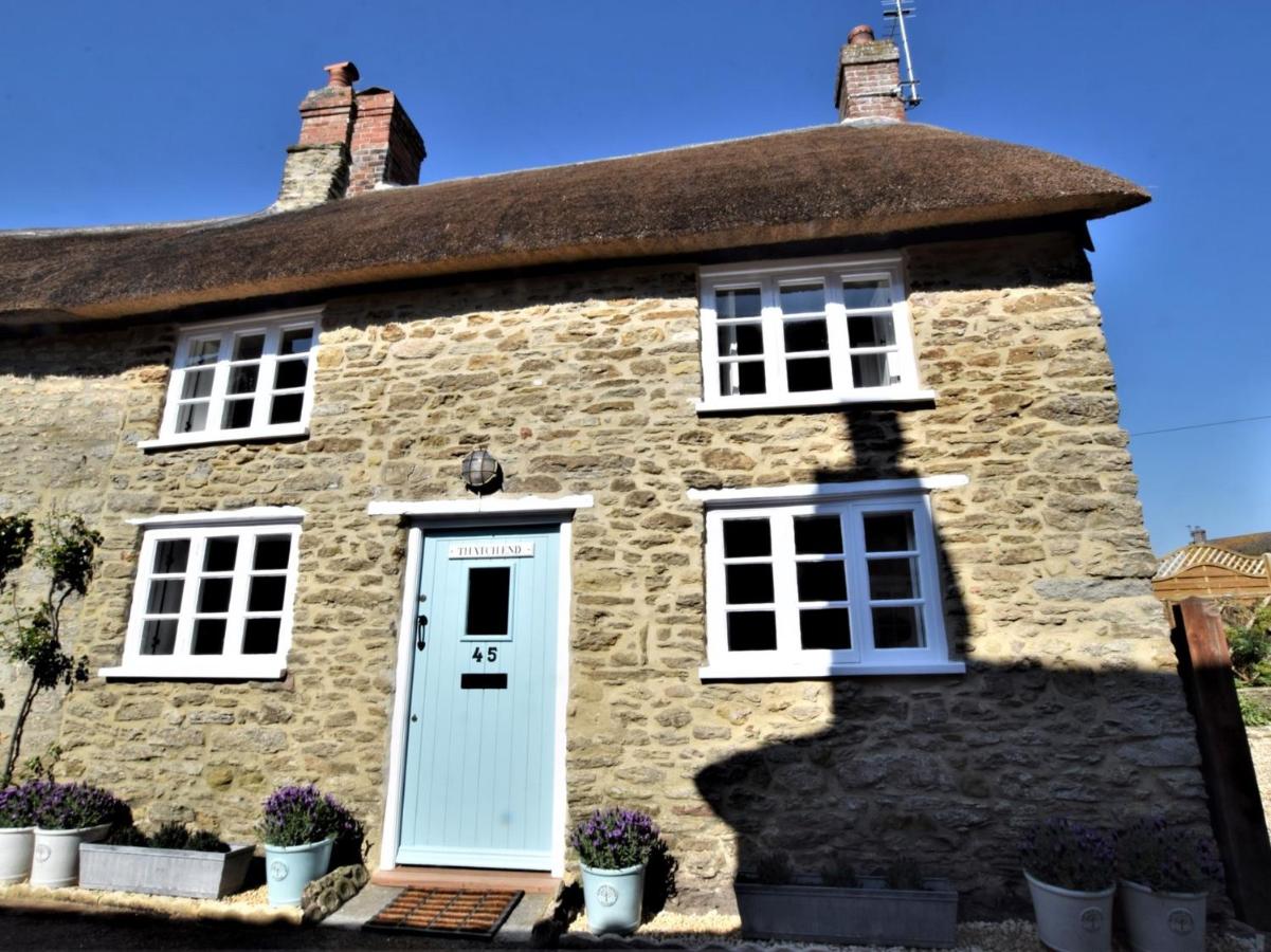 2 Bed in Burton Bradstock DC166 - B&B