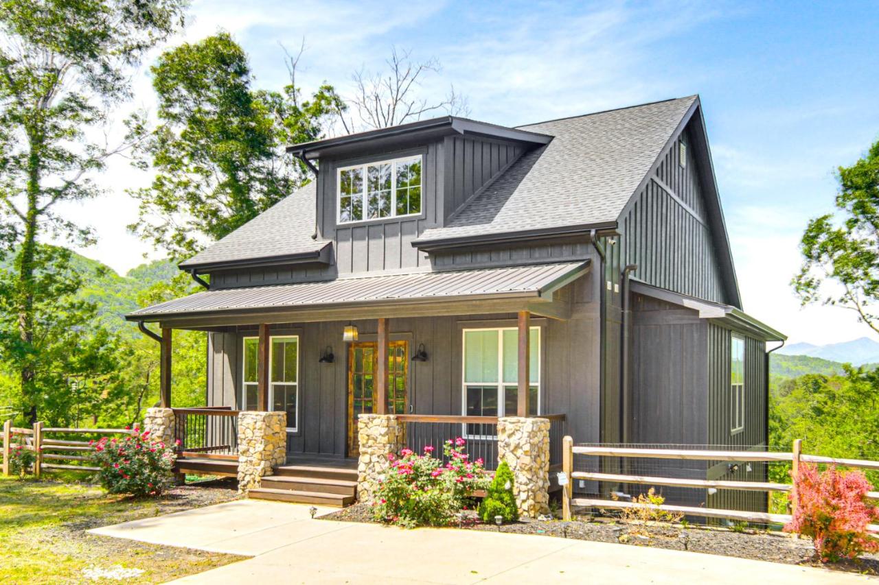 Waynesville House Fire Pit and Mountain Views! - B&B Waynesville