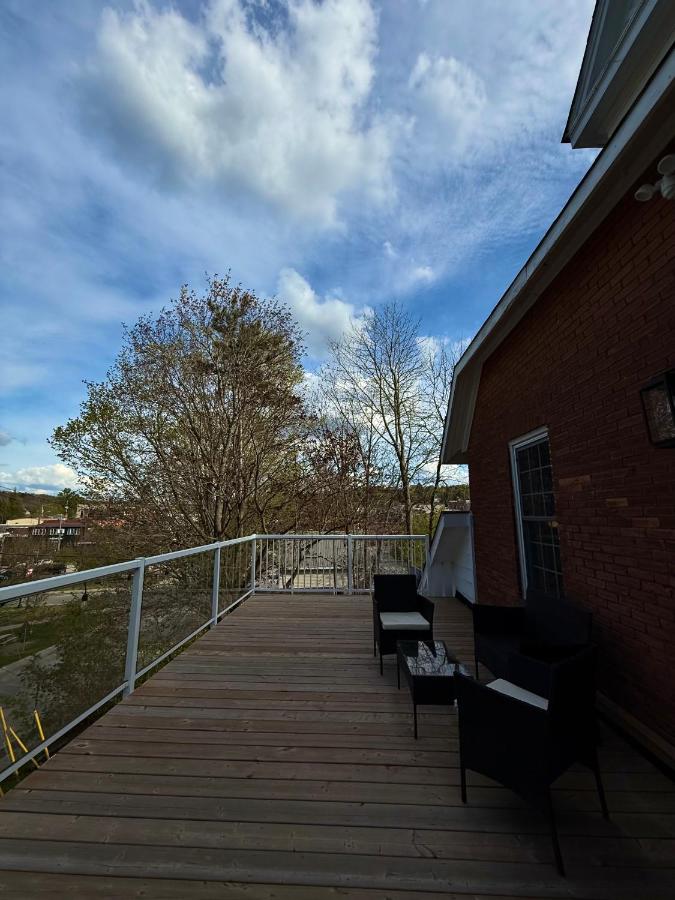 Downtown Huntsville Gem in Muskoka - B&B
