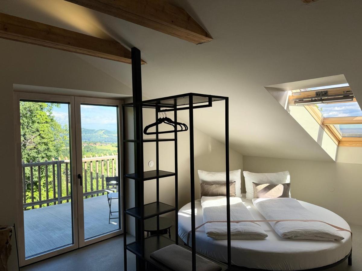 Apartment mit Aussicht und Balkon
