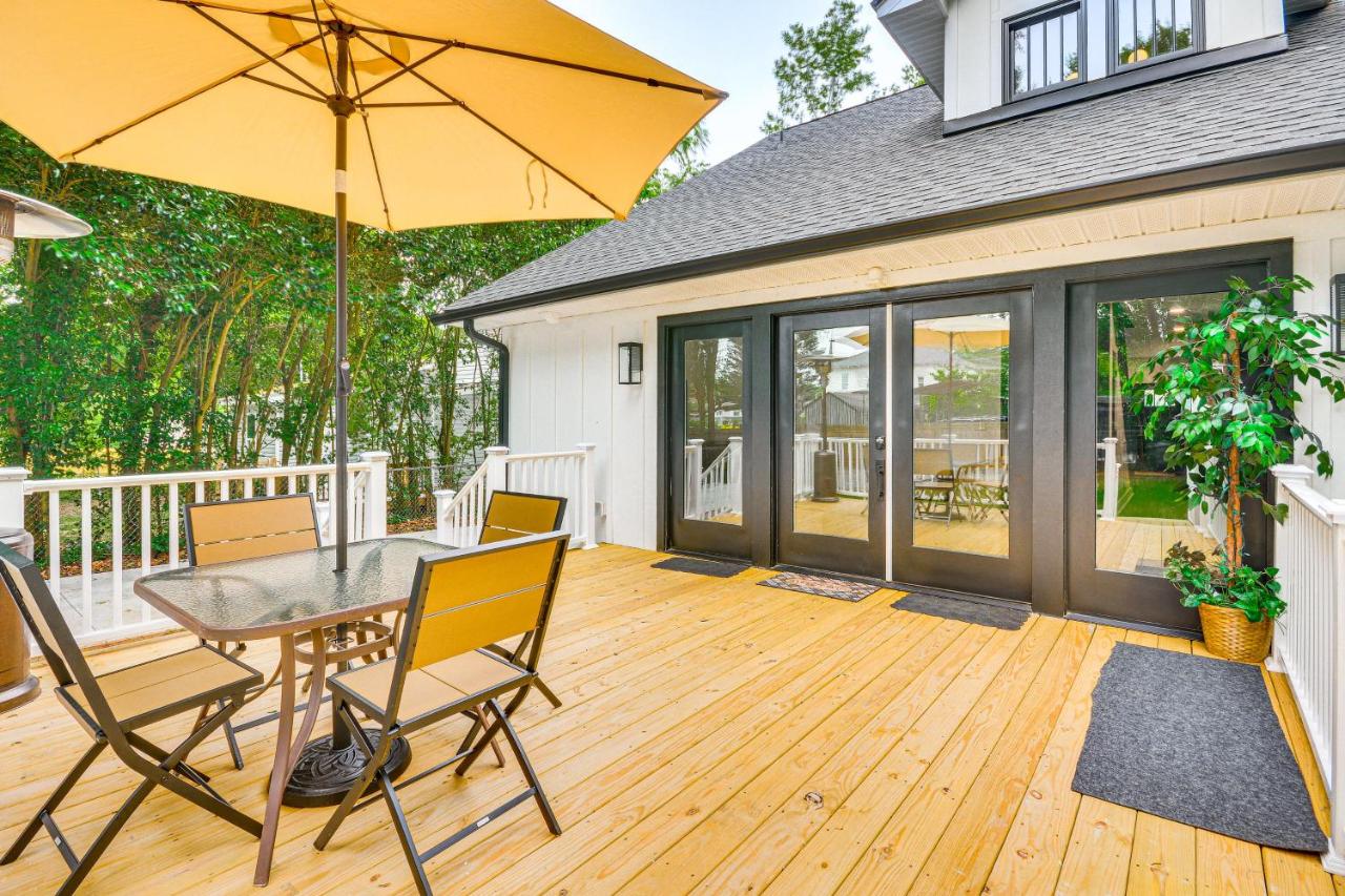 Walk to Uptwn Lexington Modern Retreat with Porch! - B&B
