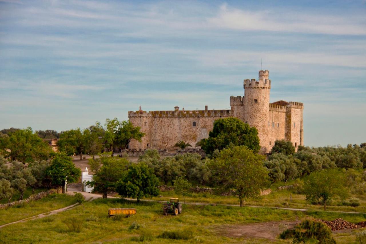 Casa Rural Castillo de Cáceres - B&B