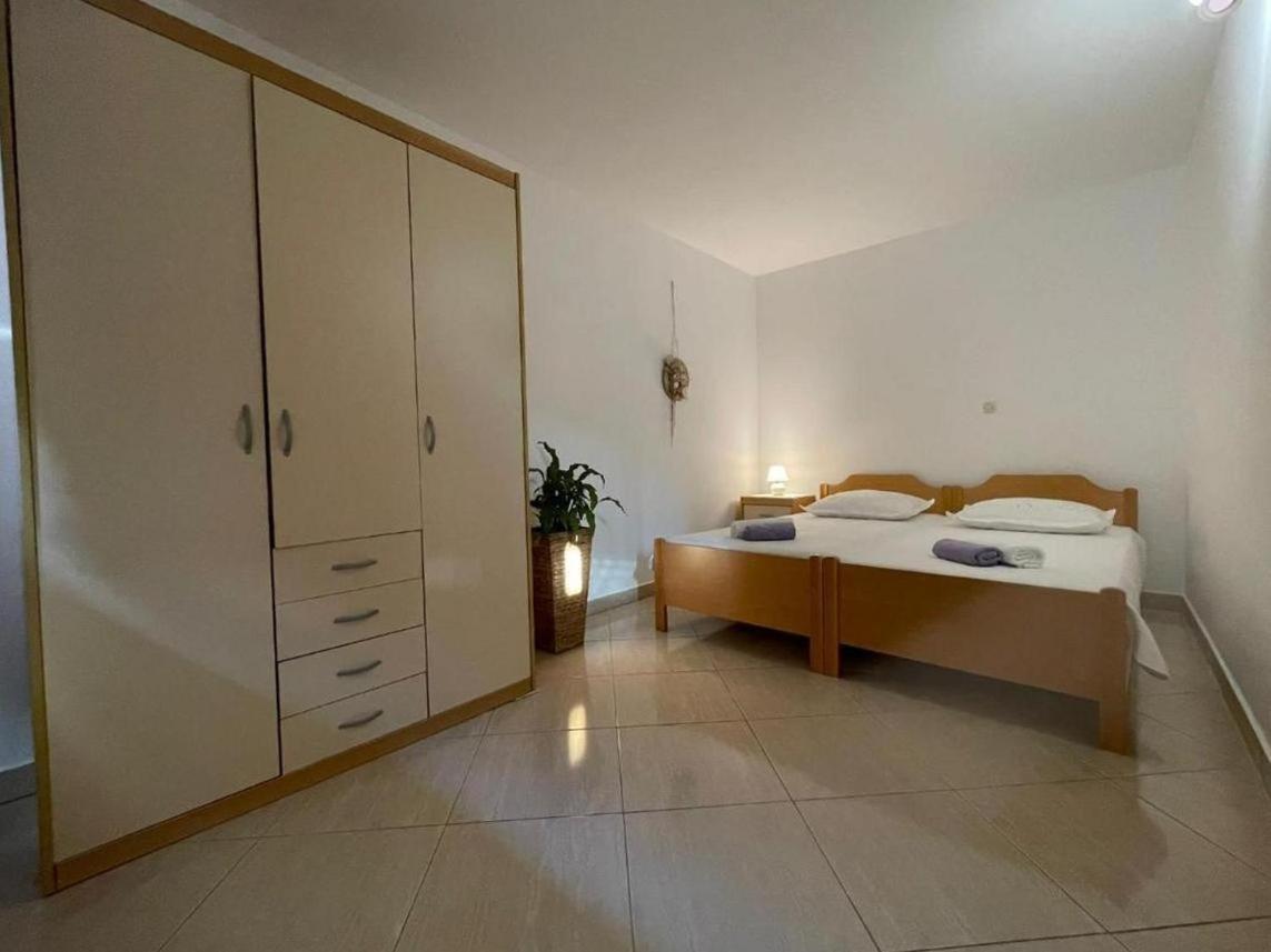 One-Bedroom Apartment with Balcony