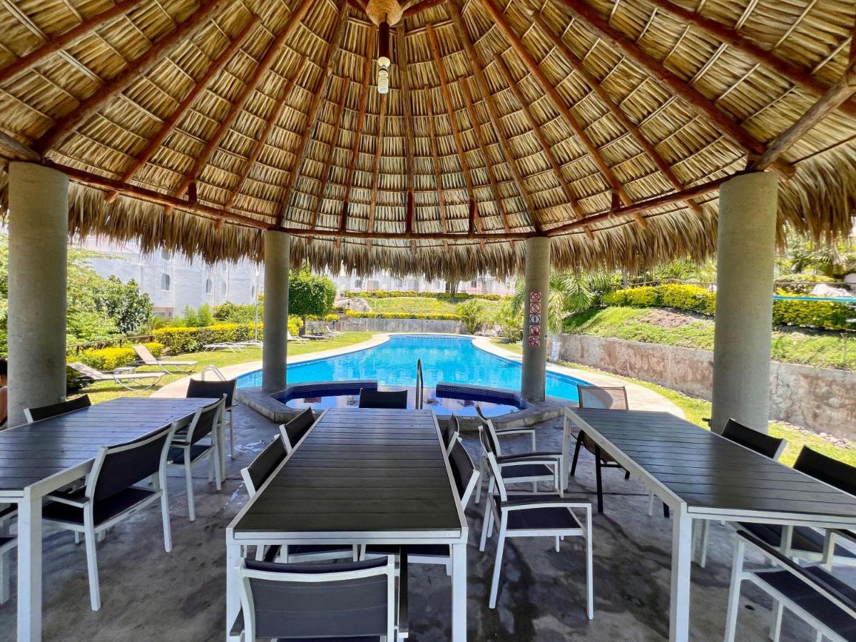 Casa Colibri Teques - Bed and Breakfast Tequesquitengo