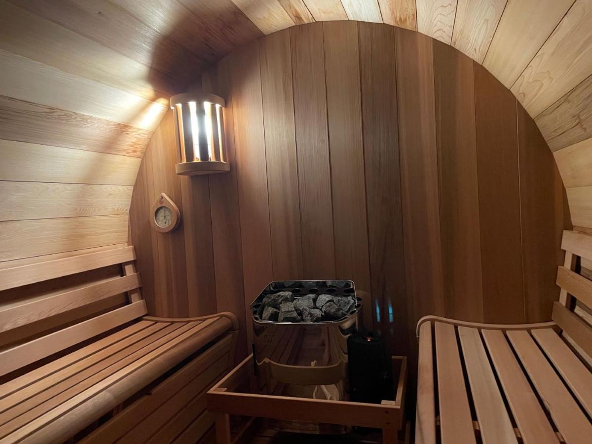 G SPOT UPPER LEVEL with spa - Chambres d’hôtes Raglan