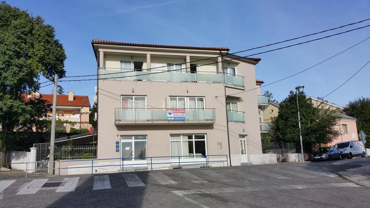 Apartments Ivančić - Chambres d’hôtes Novi Vinodolski
