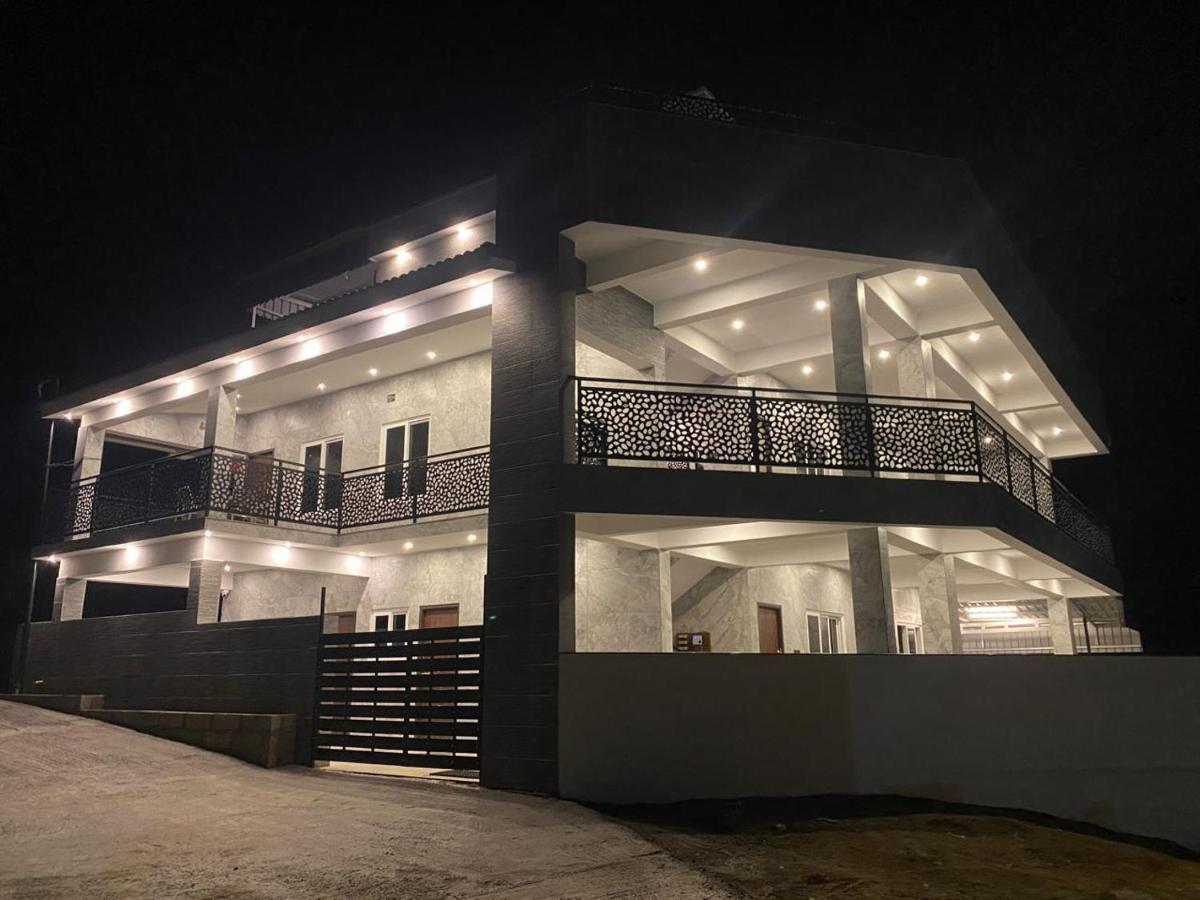 RR Holiday Grand - B&B