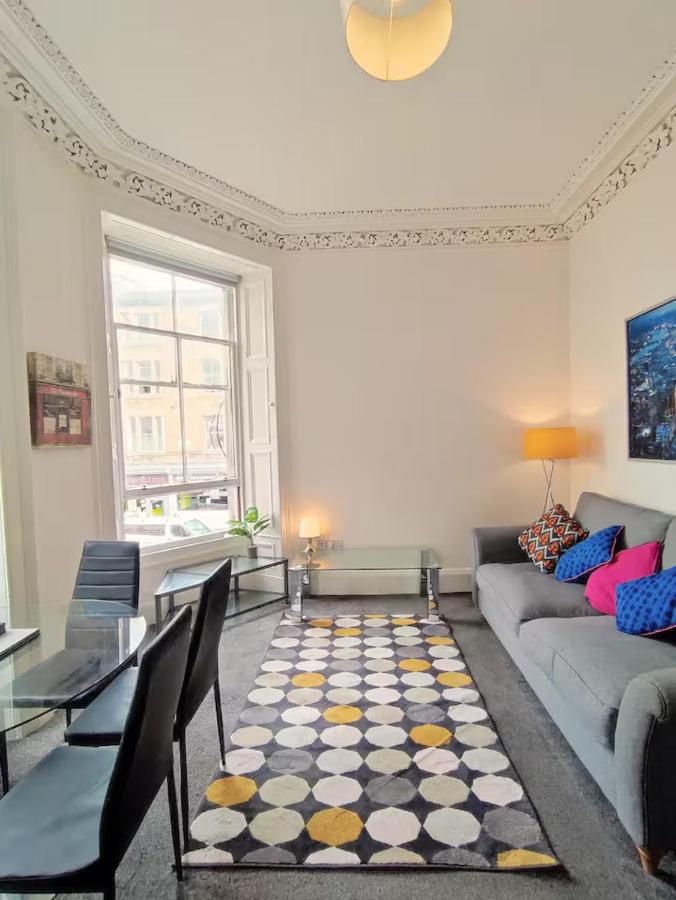Magic of Meadows 4 Bedroom Spacious Flat - Ferienwohnung Edinburgh