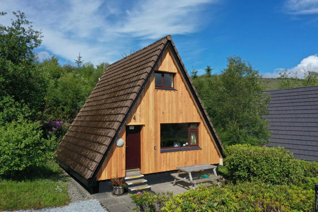 1 Bedroom Cabin with Mountain & Loch Views - Quiet Location between Glencoe & Ben Nevis - Chambres d’hôtes Corran