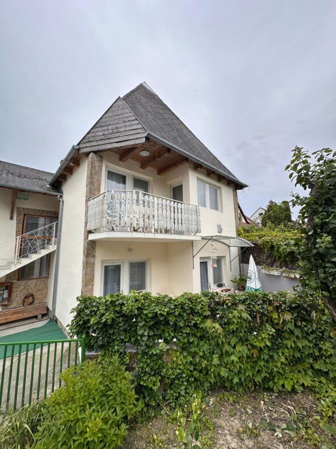 Sarokház Rooms - Ferienwohnung Keszthely