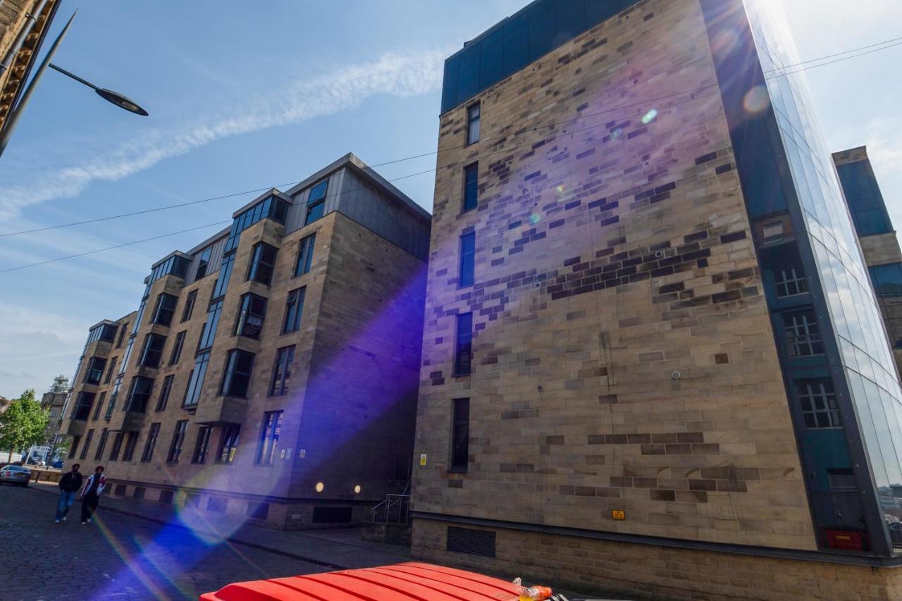 The skyline Luxe - Executive 2BR Retreat in Bradford City Centre - B&B
