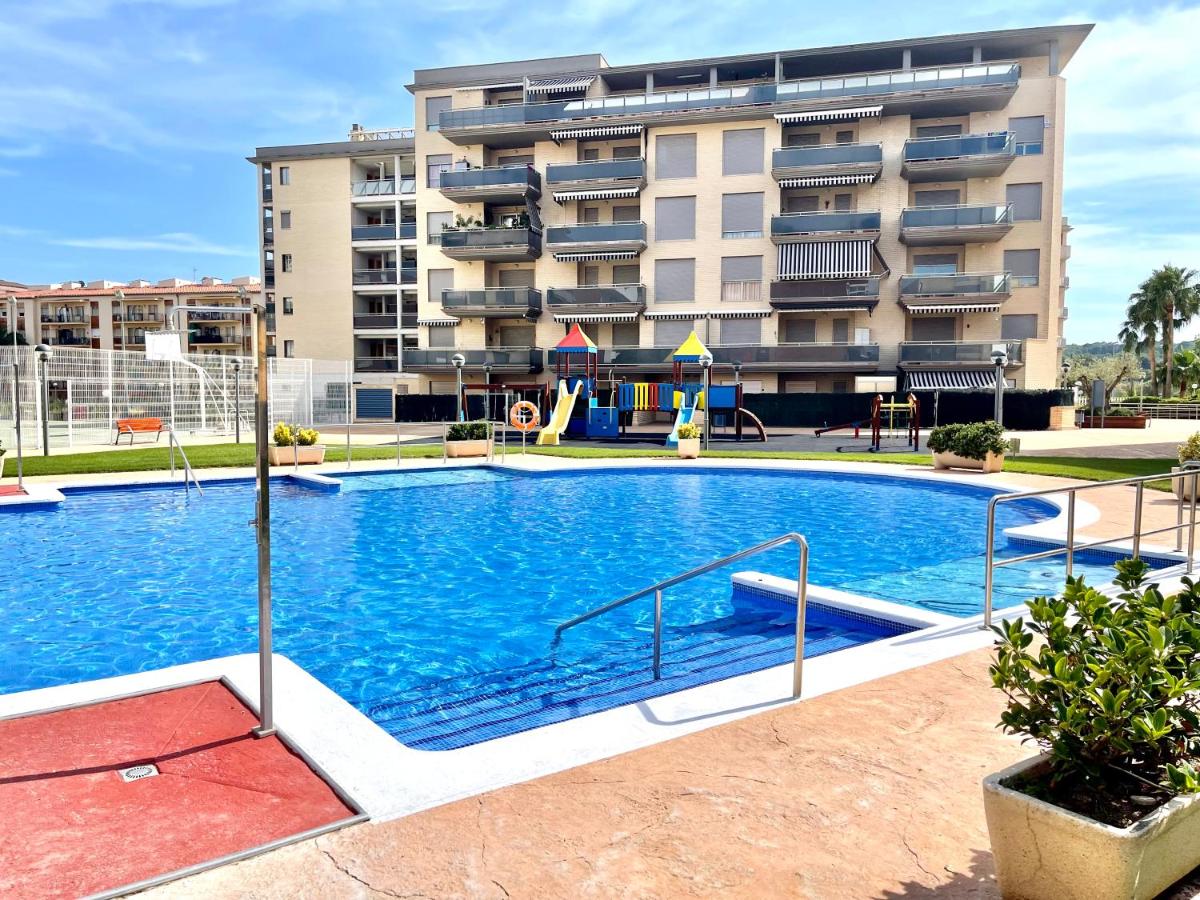 APARTAMENTO EN LA PINEDA y PARKING - Ferienwohnung