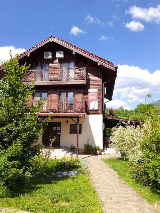 Pensiunea Dorel Codoban - B&B Lazuri