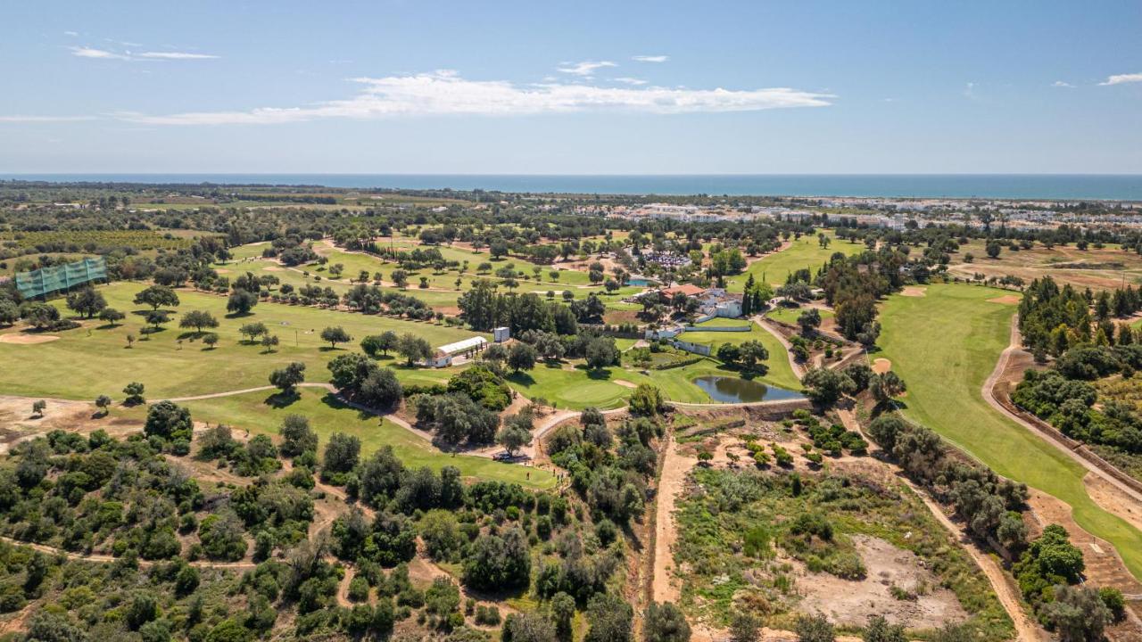 Bela Vivenda-pretty Family Villa With Pool & Golf - Chambres d’hôtes
