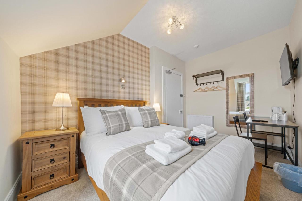 Standard Double Room with Shared Bathroom