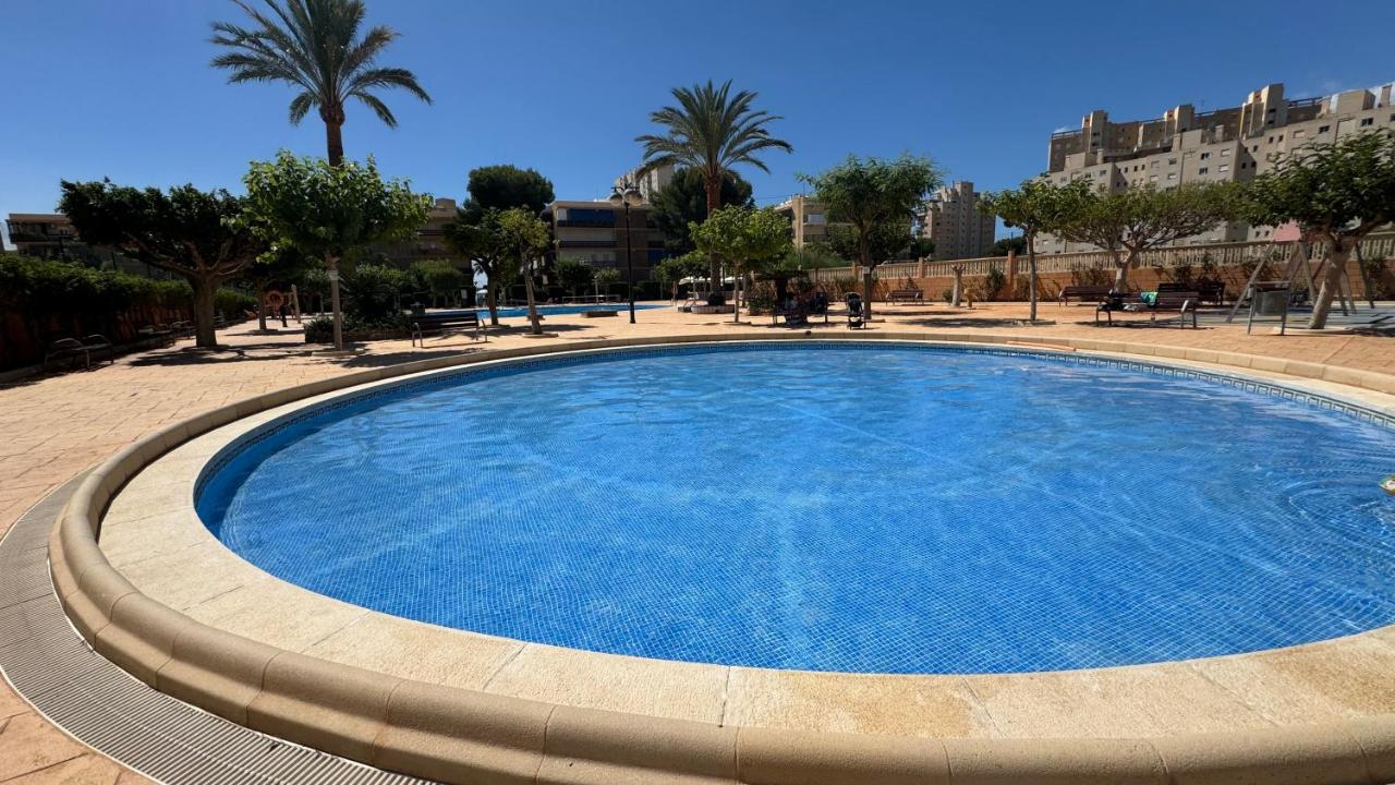 Estudio moderno Frente a Playa Muchavista con piscina By Turihome - B&B El Campello