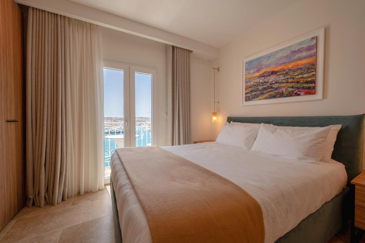 Studio Apartment with Harbour View
