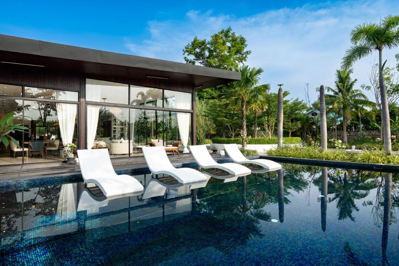Huge Pool Villa with Private Lake 4BR 10 Persons - Chambres d’hôtes Ban Huai Yai