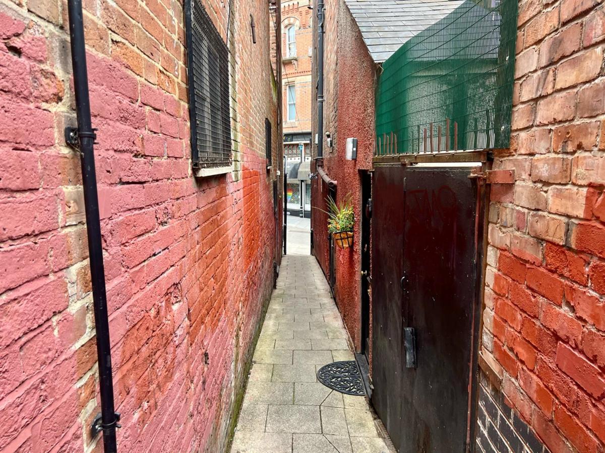 Hidden retreat in the heart of the city - 2 Bed Apt - Chambres d'hôtes Nottingham