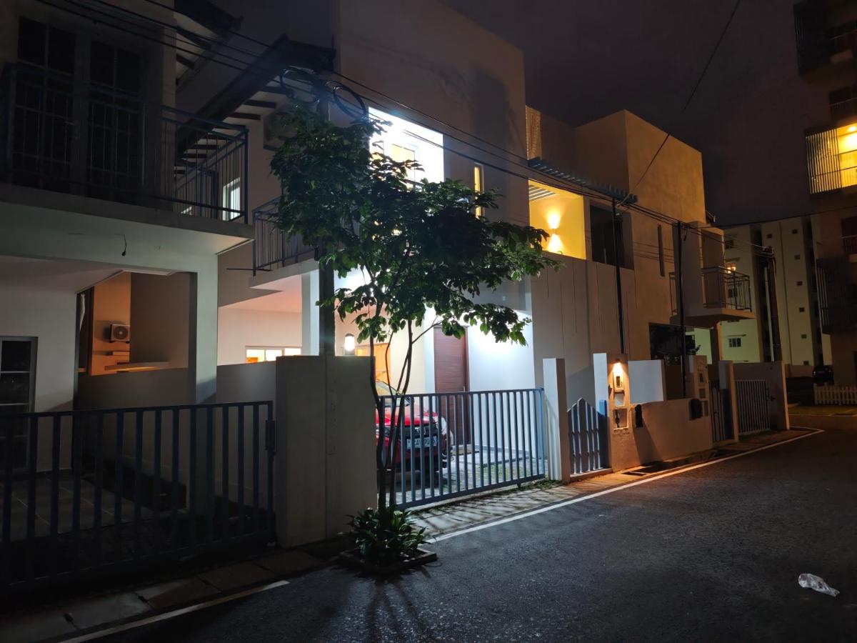 Santorini Resort 12A- Tranquil Negombo Escape Your Perfect Coastal Getaway! - B&B Negombo