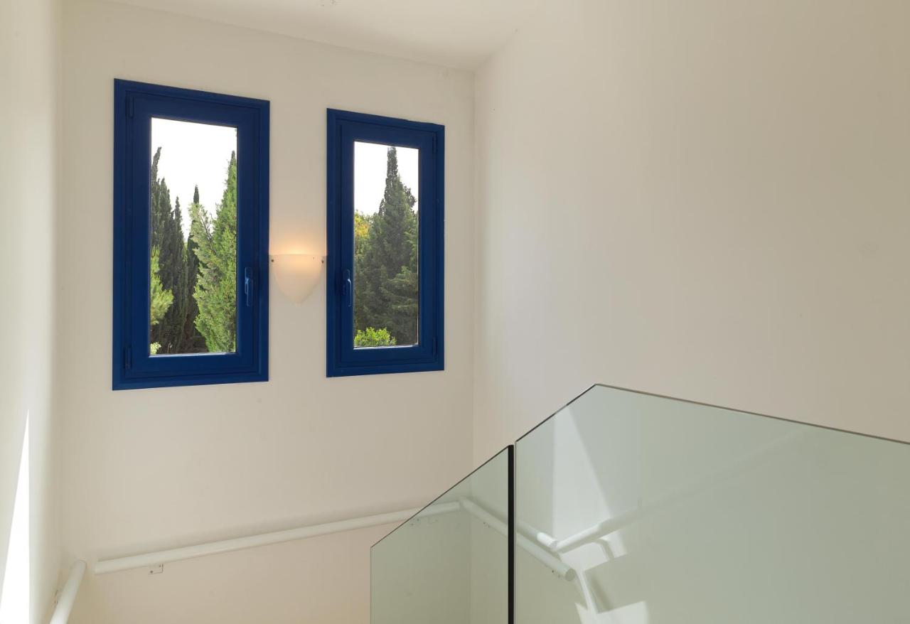Orchard Villa - Newly refreshed, myconian design villa with infinity pool, close to Profitis Elias and located five minutes away from the heart of Protaras - B&B