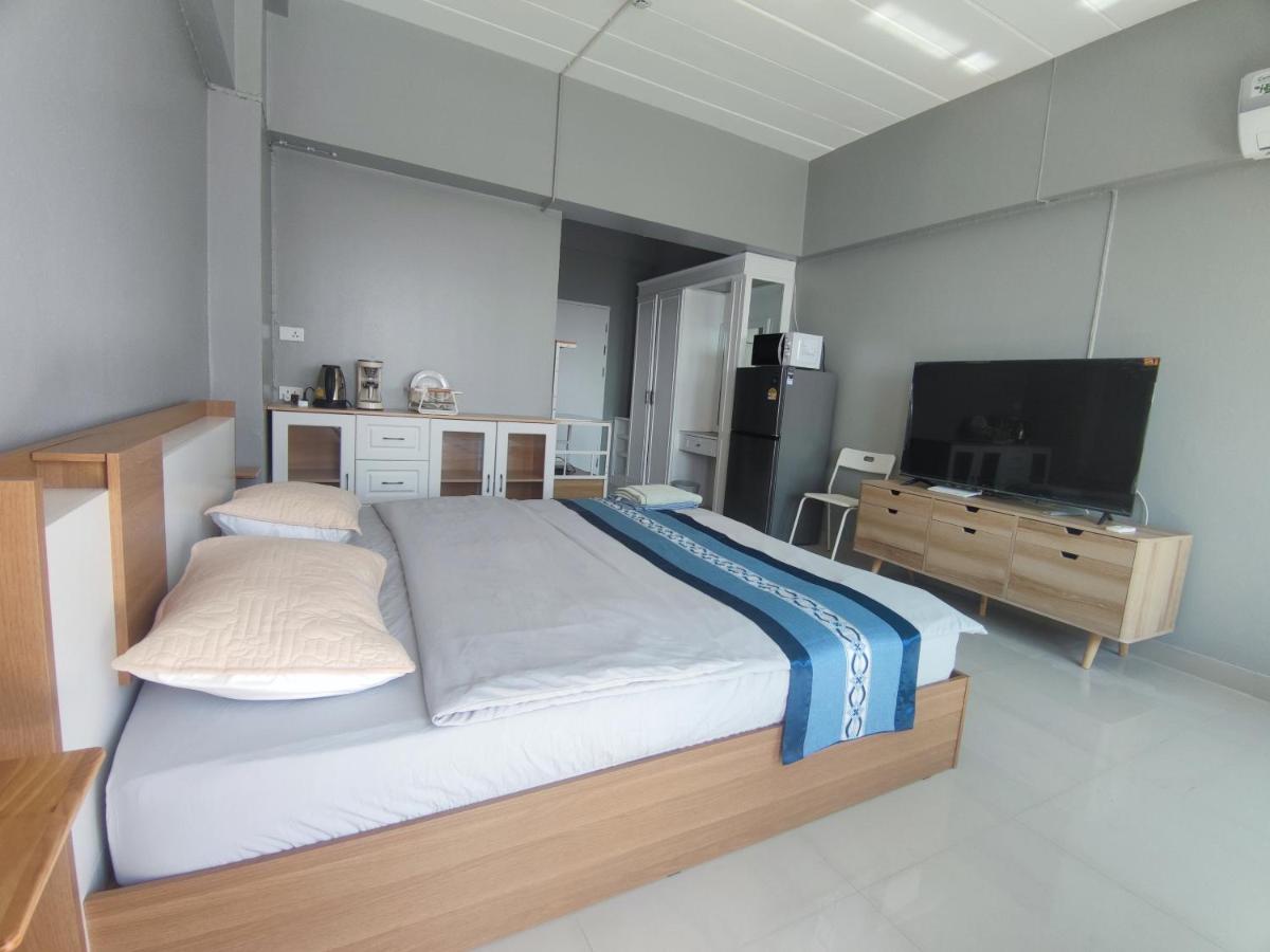 30m beachfront Seaview Jomtien beach high level seaside Thiantong condo - B&B