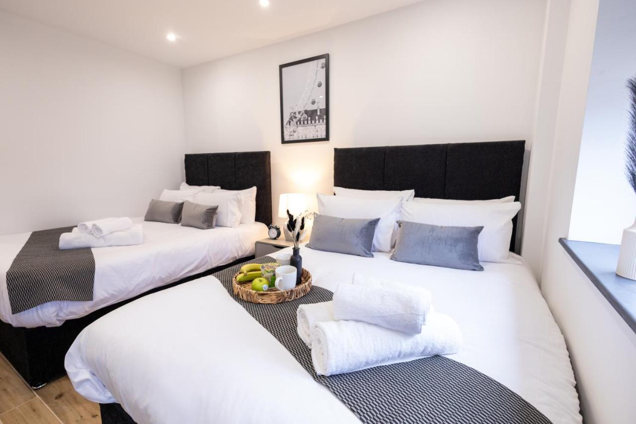 London WD6 2min from station - B&B