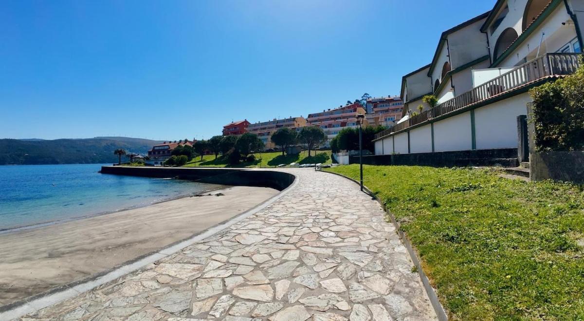 Apartamento con jardín cerca de la playa en Corcubión - B&B