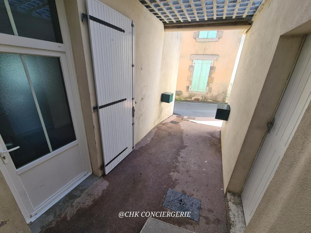 Dors Fée Duplex avec Toit-Terrasse et Salle de Jeux - Centre Bourg à 4 min du Puy duFou - B&B