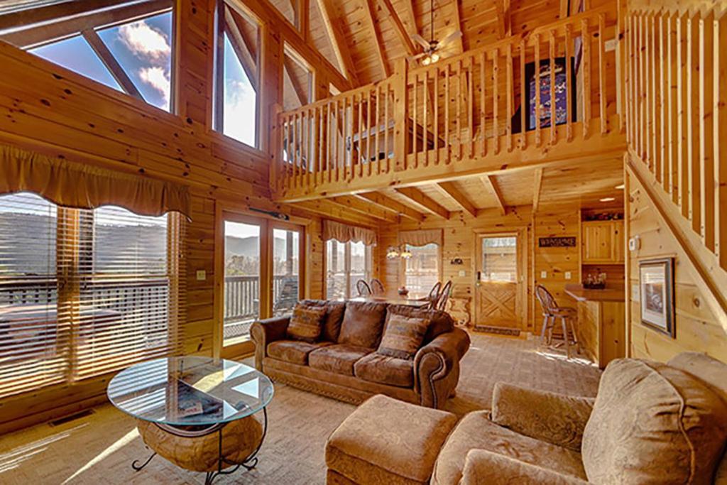 Audacious by Venture Smoky Mountains - B&B Pigeon Forge