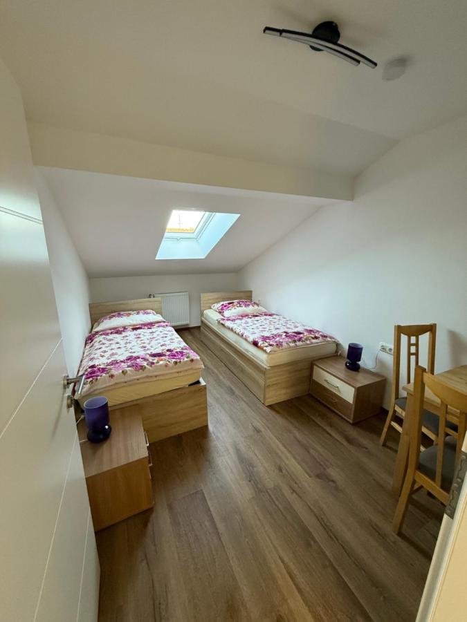 Eenpersoonskamer met Gedeelde Badkamer