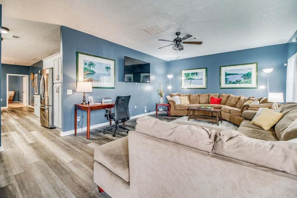 Private Patio & Close to Beach Coastal Cottage - B&B Pensacola