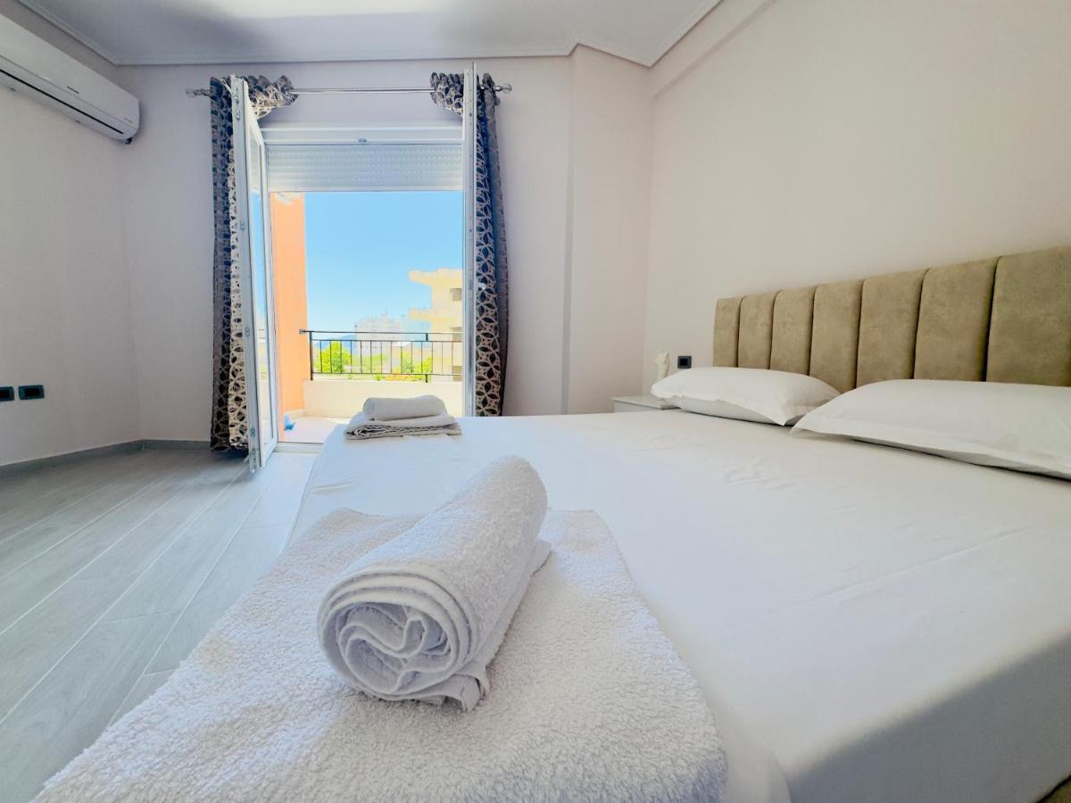 NEW APARTMENT,2 ROOMS ,CENTRAL LOCATiON - Chambres d’hôtes Vlora