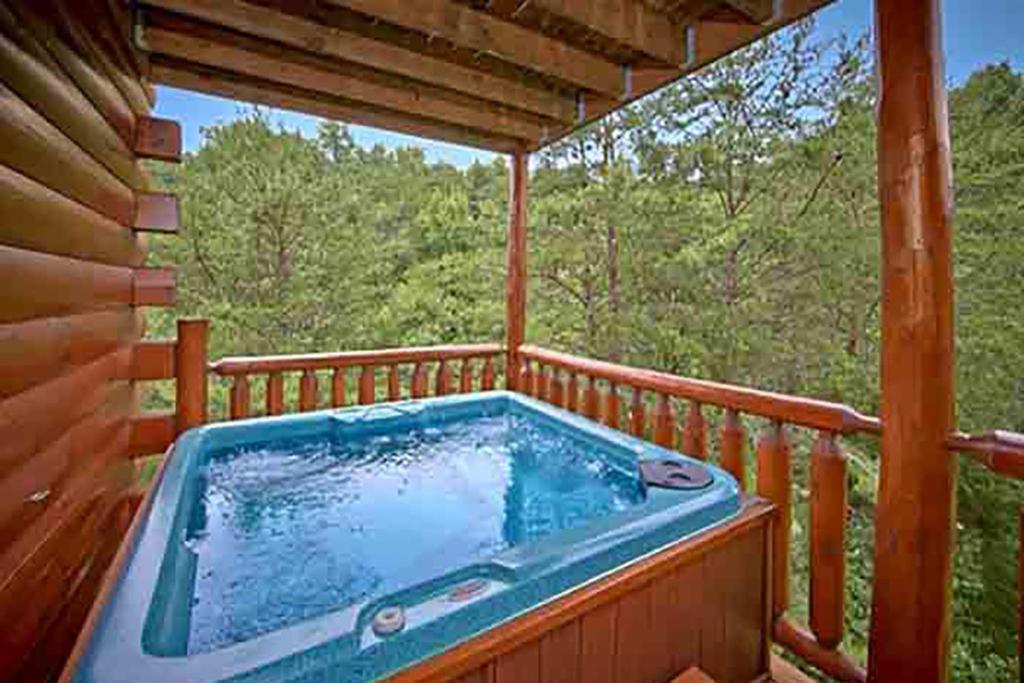 Deer Crossing by Venture Smoky Mountains - B&B Sevierville