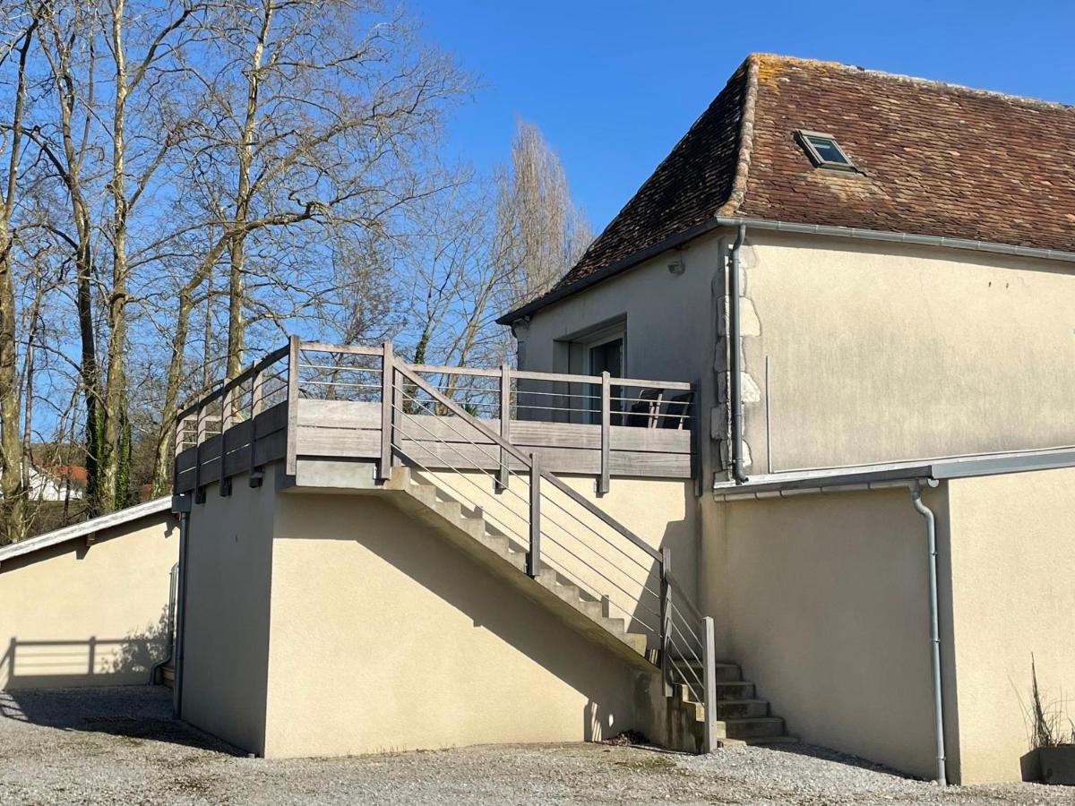 Bel appartement rénové en duplex dans le Béarn - B&B