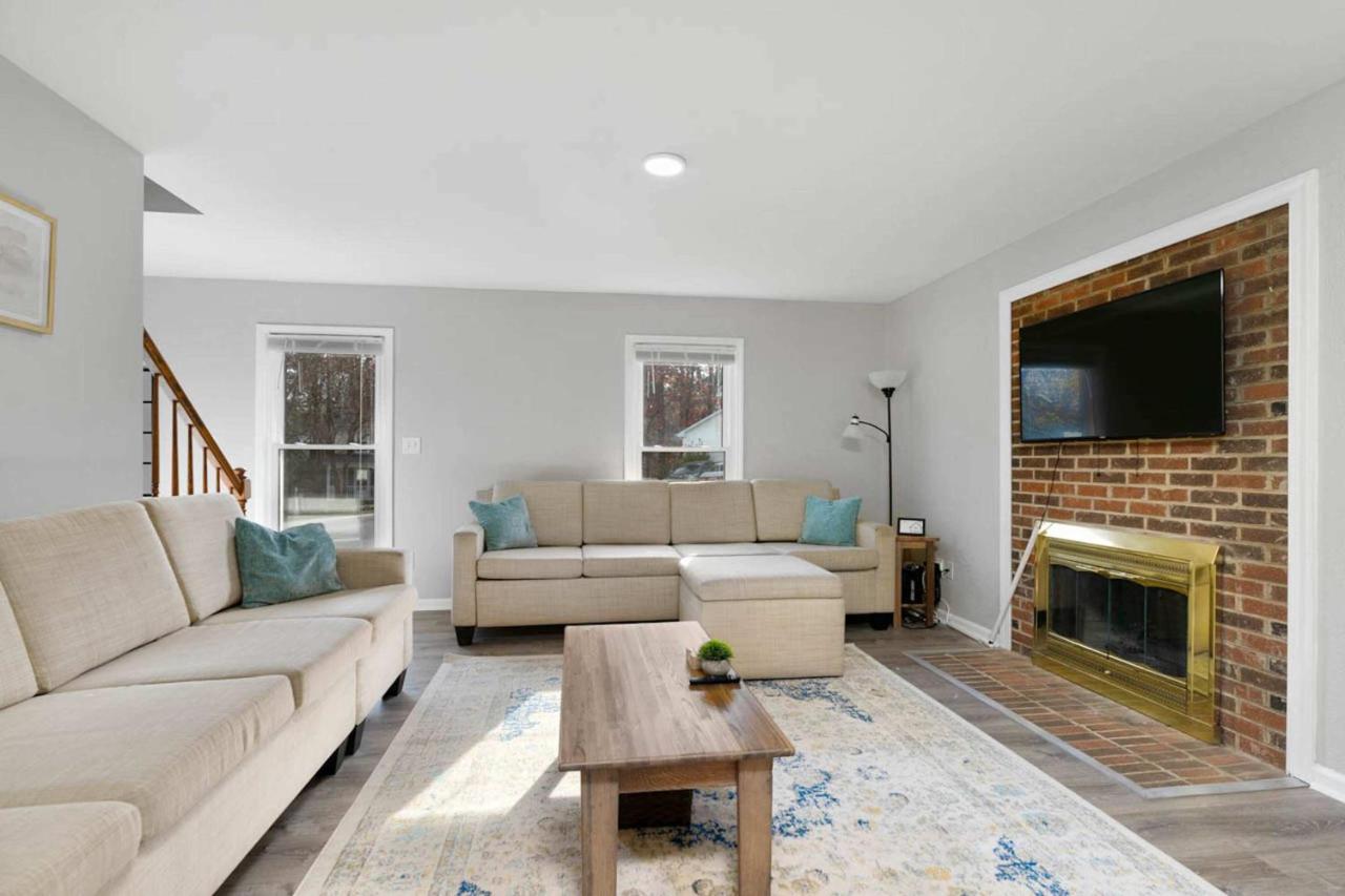 Near NC State Campus & Downtown - The Maple Marvel - B&B Raleigh