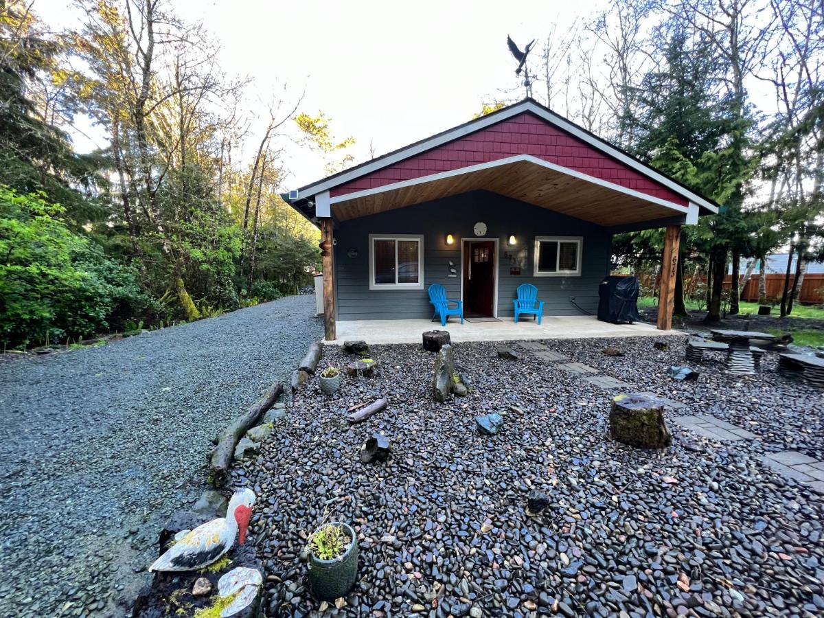 Forest cottage - secluded, hot tub, walk to beach - Bed and Breakfast Rockaway Beach