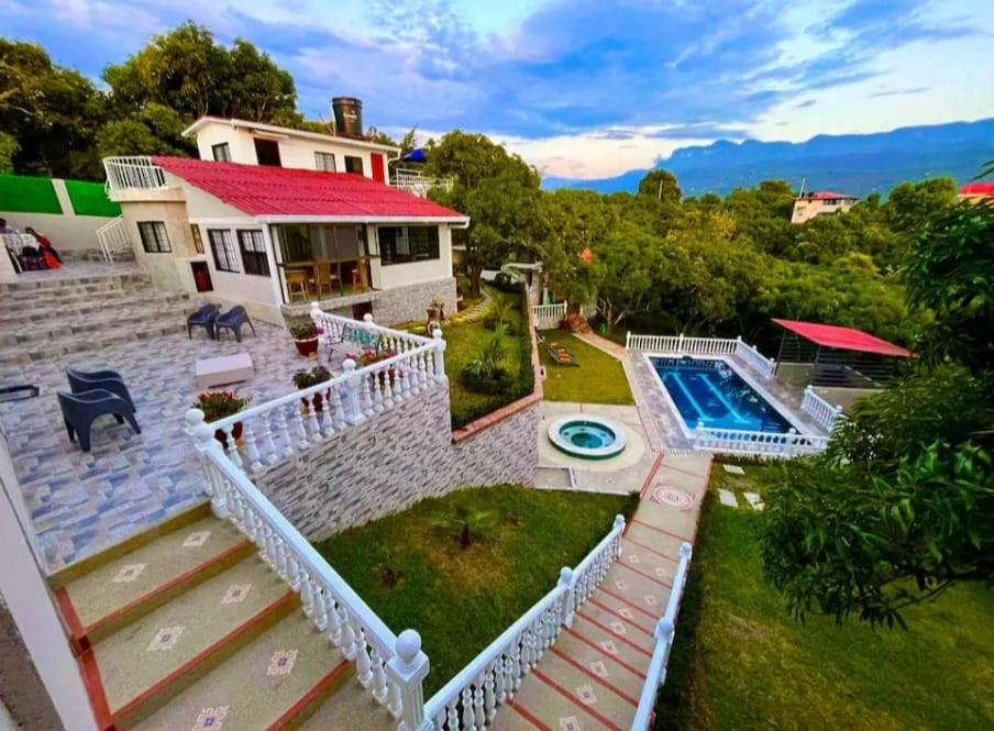 Hermosa Finca en Anapoima Villa Esmeralda - B&B Anapoima