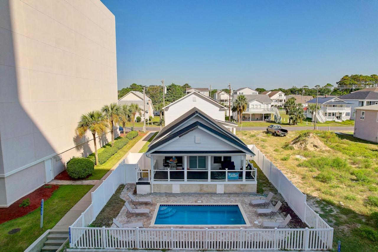 New Tropical Getaway with Pool, Games, Steps 2 Beach by myBeach Vacation Rentals - B&B Myrtle Beach