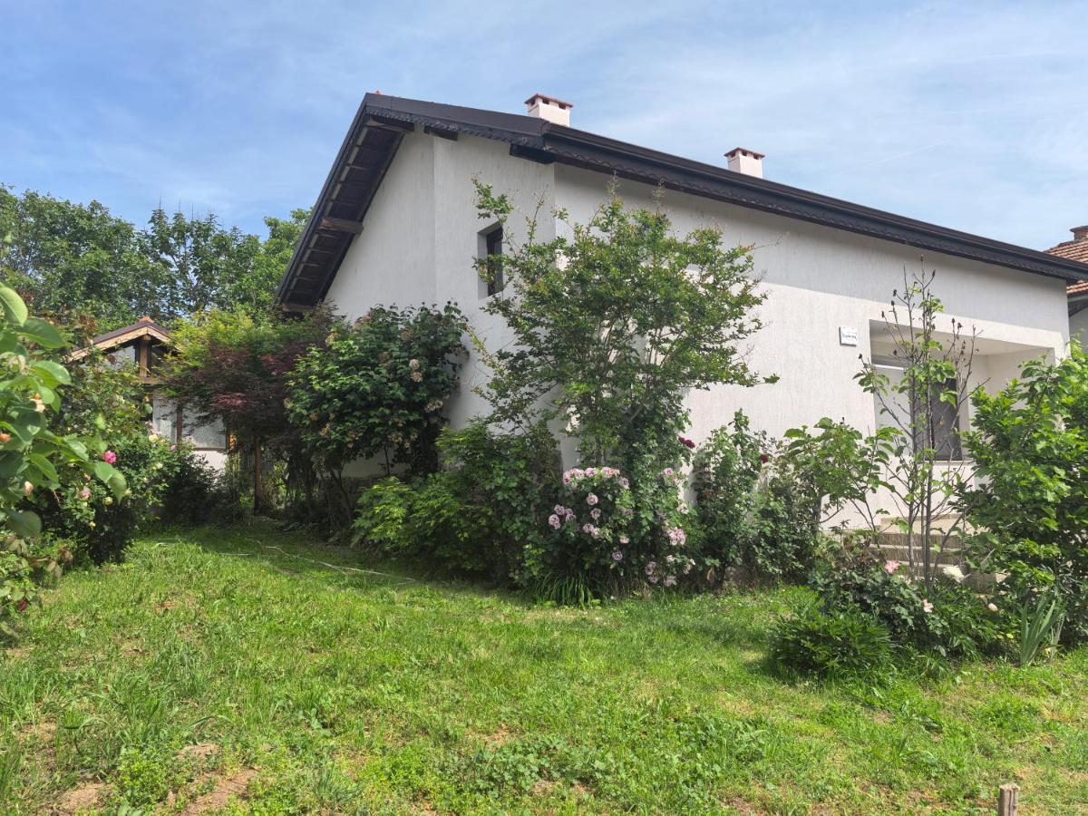 Харизма - Ferienwohnung Hisarya