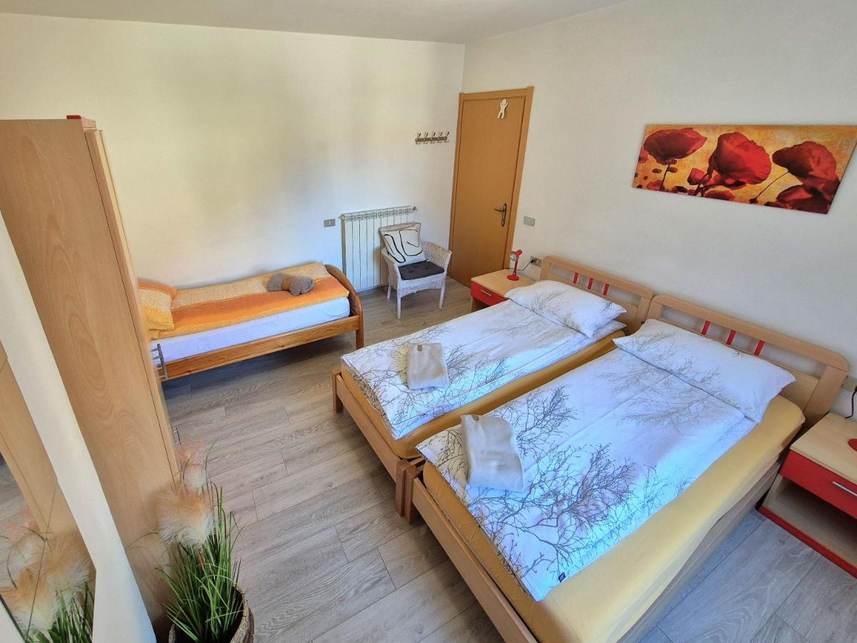 Large Two-Bedroom Apartment with Lake View Balcony