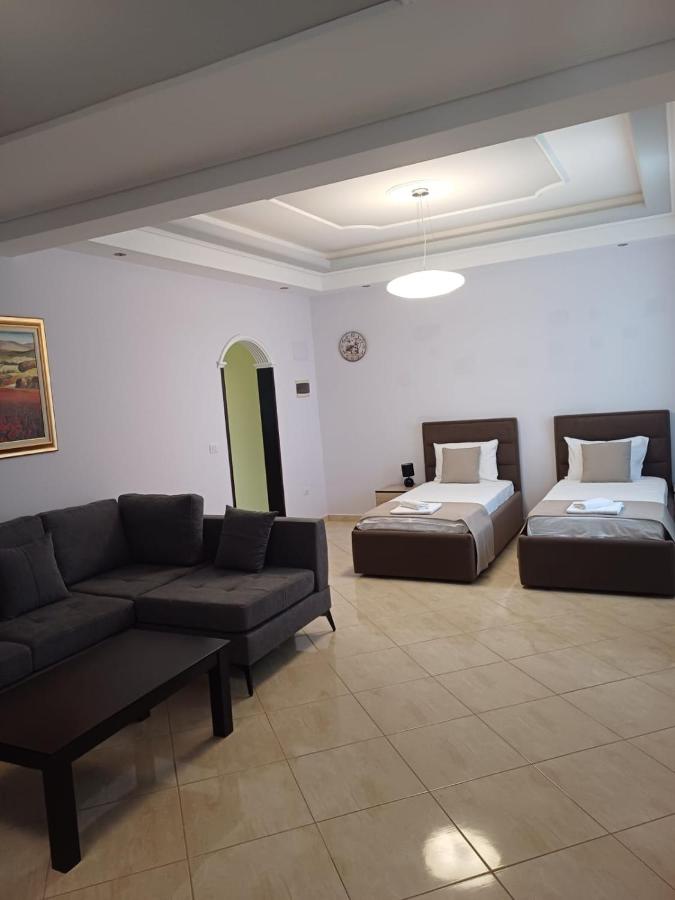 Deluxe Appartement met 2 Slaapkamers en Balkon