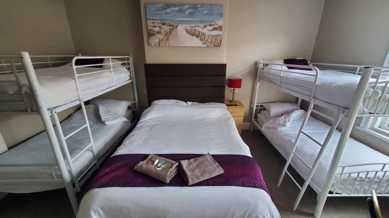 Habitación Familiar con baño privado
