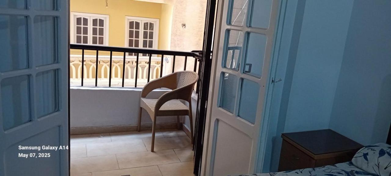 شقه مفروشه بجوار خالد بن الوليد -ميامي-الإسكندرية - Chambres d’hôtes Alexandrie