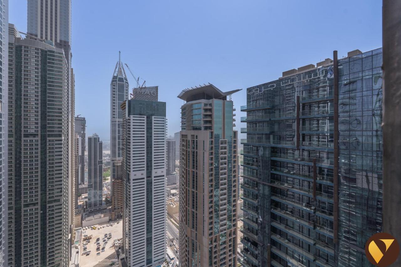 Vogue Marina Gate 48th Floor with Skyline View and balcony - Close to JBR Beach and Mall - B&B Dubai