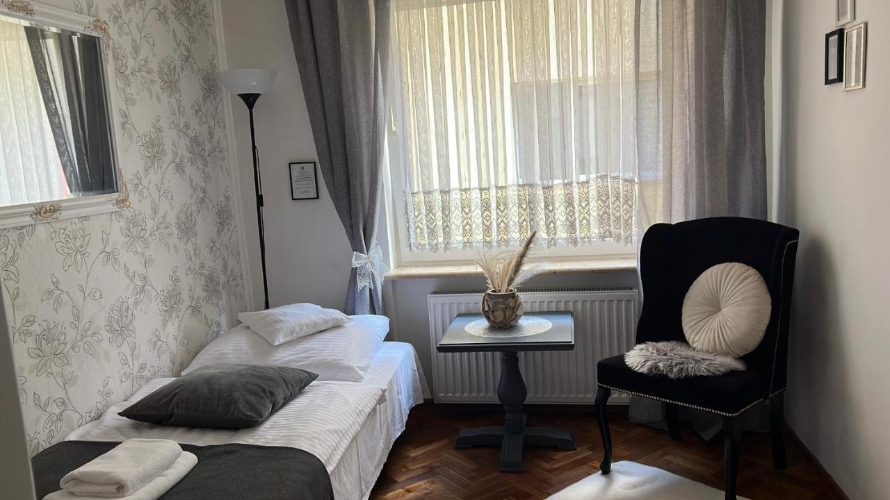 Small Single Room