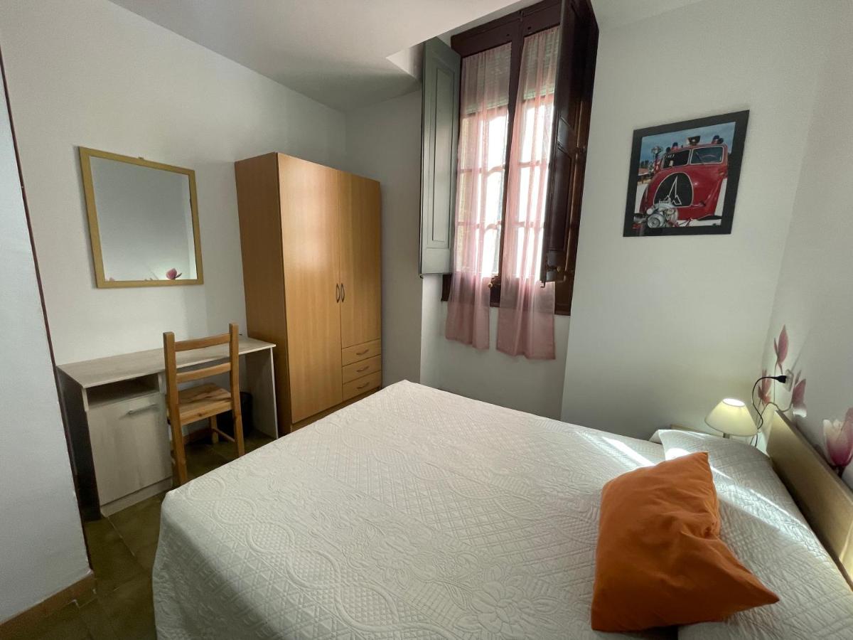 Economy Dreibettzimmer mit Gemeinschaftsbad